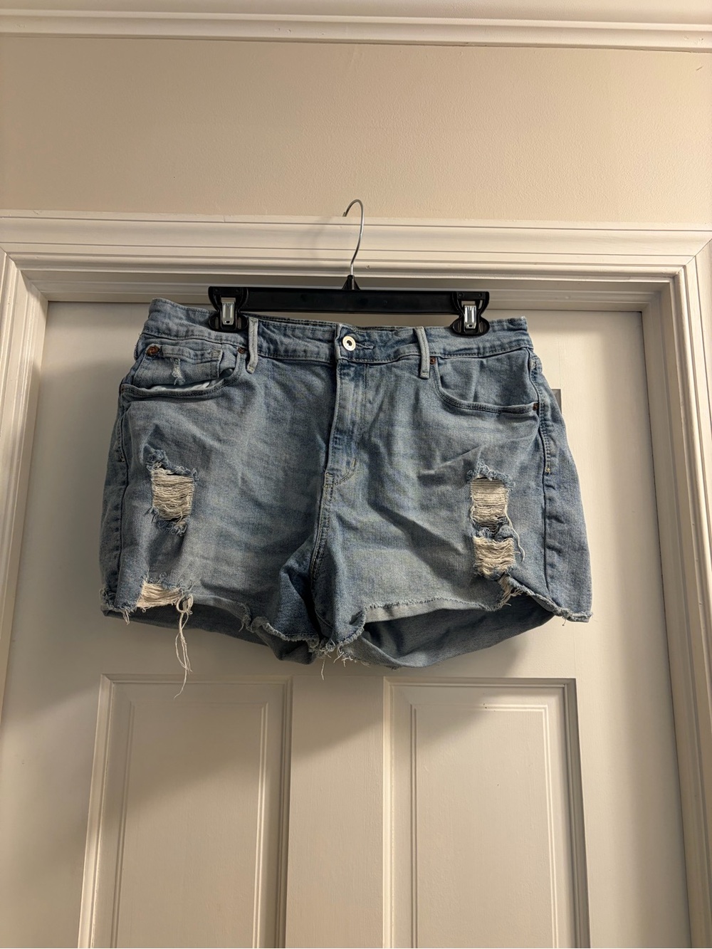 Denizen from Levi's Light Blue Distressed Denim Cutoff Shorts
